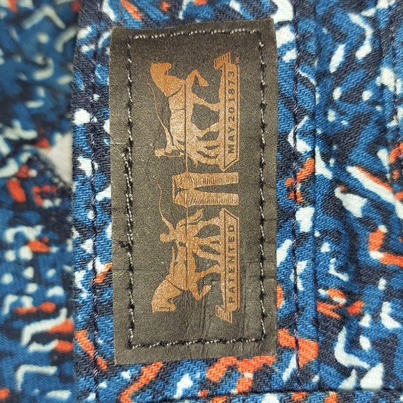 Levi's Size 8 Western Print Denim Mini Shorts Raw Hem - Picture 8 of 9